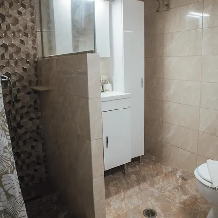 Tsirigotis Garden * Akharavi